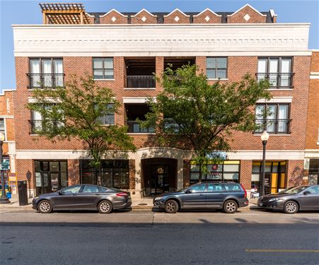 5647 N Clark Unit 202, Chicago, IL 60660