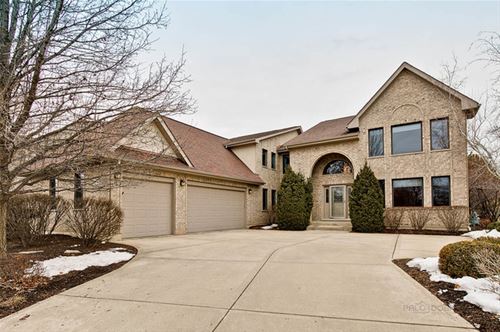 2075 Laurel Valley, Vernon Hills, IL 60061