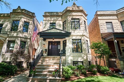 3827 N Leavitt, Chicago, IL 60618