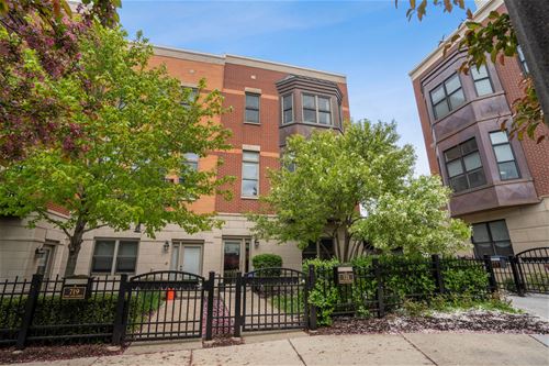 721 W 15th, Chicago, IL 60607