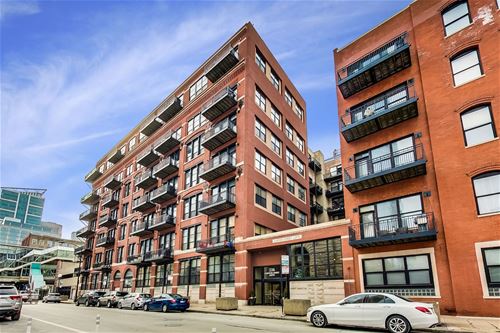 226 N Clinton Unit 524, Chicago, IL 60661