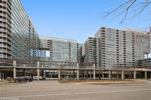 9655 Woods Unit 1010, Skokie, IL 60077