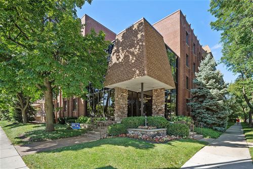 5200 Oakton Unit 206, Skokie, IL 60077