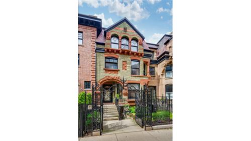 38 E Schiller, Chicago, IL 60610