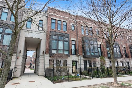 2856 N Paulina, Chicago, IL 60657