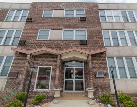 1301 W Touhy Unit 209, Park Ridge, IL 60068