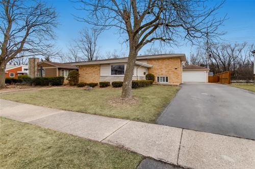 565 E Park, Elmhurst, IL 60126