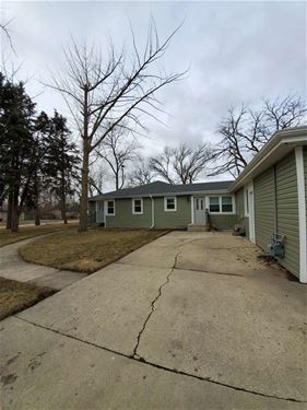 844 S Chatham, Addison, IL 60101