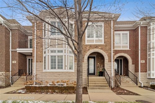 1422 E Northwest, Arlington Heights, IL 60004