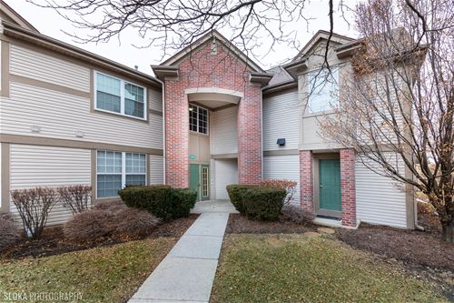 1640 Carlemont Unit E, Crystal Lake, IL 60014