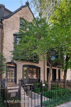 19 E Scott, Chicago, IL 60610