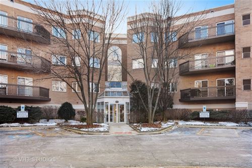 140 Manchester Unit 412, Buffalo Grove, IL 60089