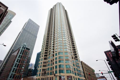 400 N LaSalle Unit 2711, Chicago, IL 60654