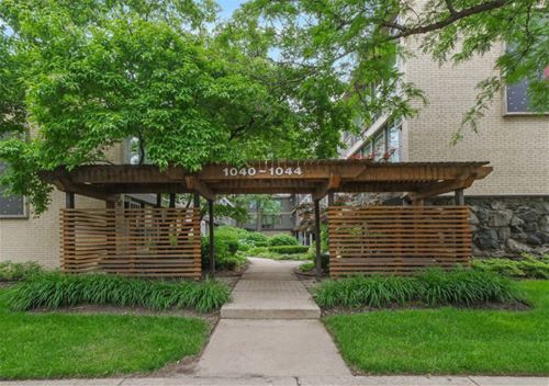 1044 Ontario Unit 2C, Oak Park, IL 60302