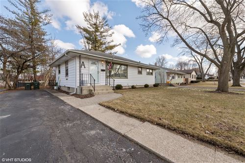 57 S Lincoln, Mundelein, IL 60060