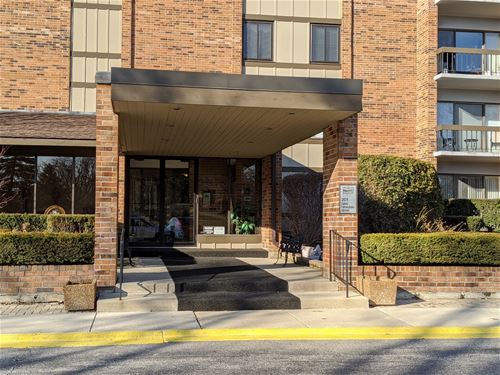 201 Lake Hinsdale Unit 110, Willowbrook, IL 60527