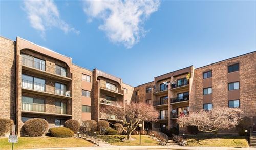 601 W Huntington Commons Unit 111, Mount Prospect, IL 60056