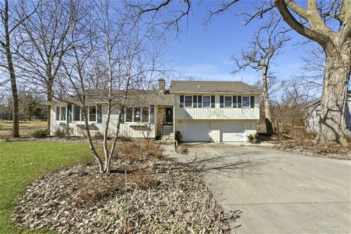 1804 N Summit, Wheaton, IL 60187