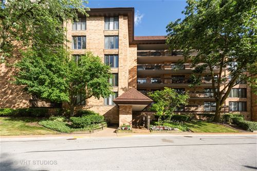 1671 Mission Hills Unit 101, Northbrook, IL 60062