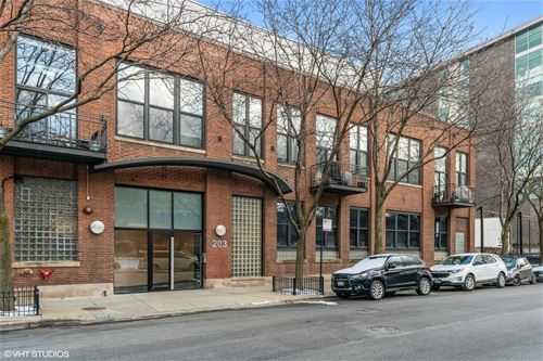 203 S Sangamon Unit 111, Chicago, IL 60607