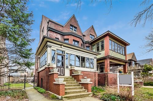 5524 N Lakewood, Chicago, IL 60640