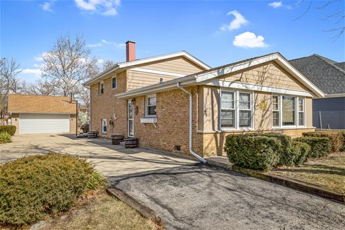 332 Crestwood, Roselle, IL 60172