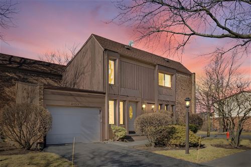 2450 Cobblewood, Northbrook, IL 60062