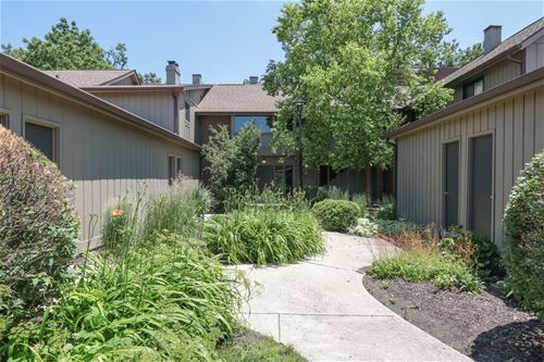 2s661 Enrico Fermi Unit H, Warrenville, IL 60555