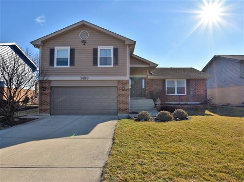 1453 Castlewood, Wheaton, IL 60189