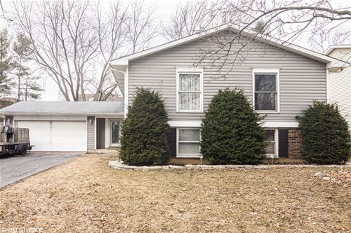 838 Merrimac, Cary, IL 60013