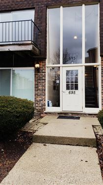 695 Grove Unit 207, Buffalo Grove, IL 60089