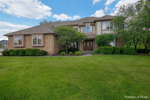 1754 S Naperville, Wheaton, IL 60189