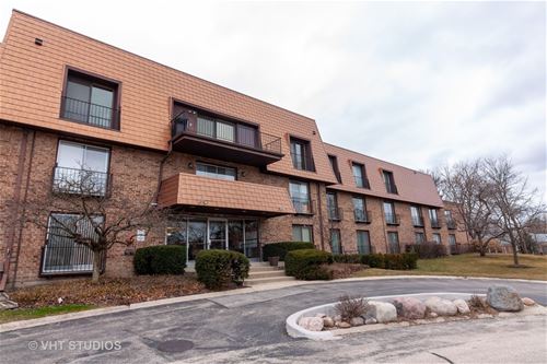 4050 Dundee Unit 203, Northbrook, IL 60062