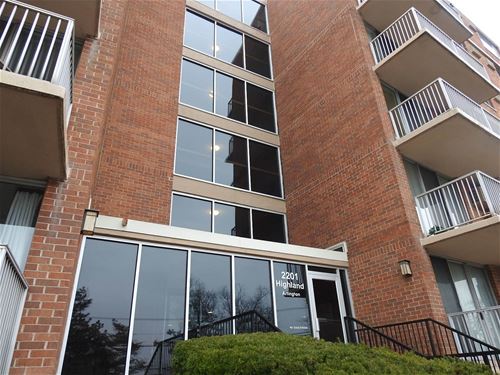 2201 S Highland Unit 3K, Lombard, IL 60148