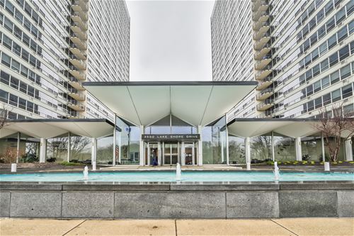 3550 N Lake Shore Unit 305, Chicago, IL 60657