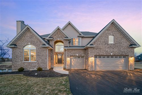 5226 Greenshire, Lake In The Hills, IL 60156