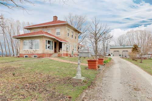 909 N Barnett, Leroy, IL 61752