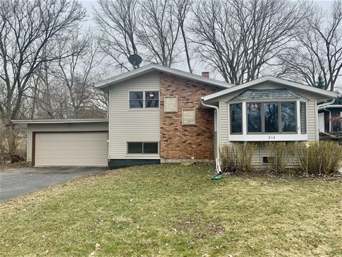 214 E Kimball, Woodstock, IL 60098