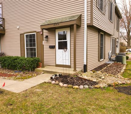 1678 Ashburn Unit B, Wheaton, IL 60189