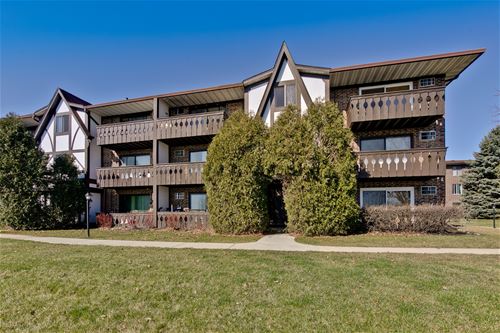 2 Crestview Unit 18, Vernon Hills, IL 60061