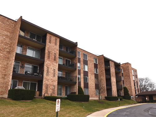 1103 S Hunt Club Unit 124, Mount Prospect, IL 60056