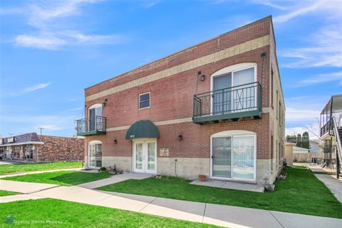 8915 Burlington Unit 201, Brookfield, IL 60513