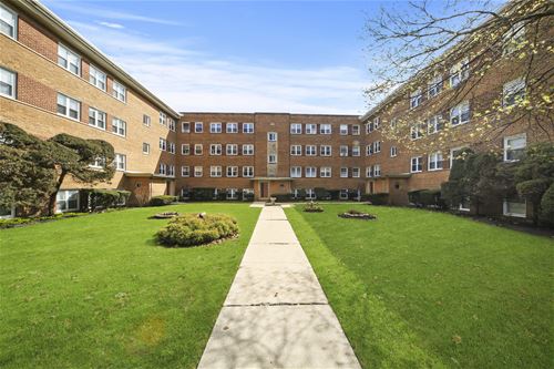 2435 W Lunt Unit 2B, Chicago, IL 60645