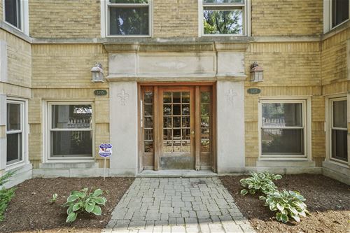 3355 W Belle Plaine Unit 3, Chicago, IL 60618