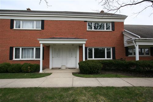 1202 Chanticleer, Hinsdale, IL 60521