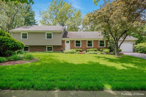 1605 Knoll, Naperville, IL 60565