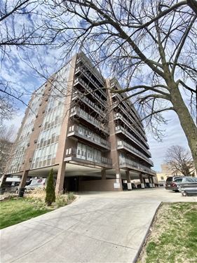 922 North Unit 704, Oak Park, IL 60301