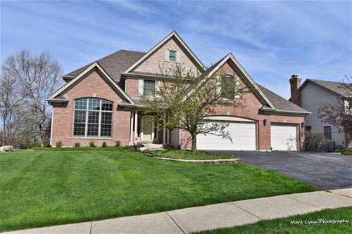 702 Fox Run, Geneva, IL 60134