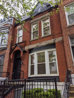 952 W Dickens, Chicago, IL 60614