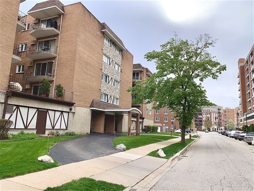 1633 River Unit 2F, Des Plaines, IL 60016